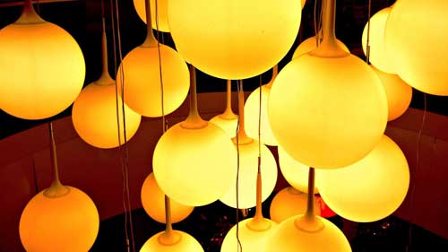 燈飾品牌：聚焦優(yōu)勢產(chǎn)品 尋求新市場突破點(diǎn)