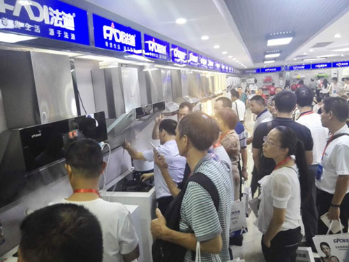 春風(fēng)十里，不如法迪熱水器“等你”