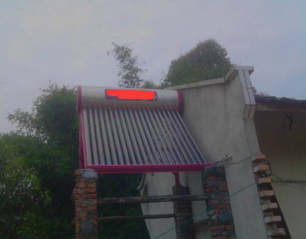 太陽(yáng)能熱水器萬(wàn)萬(wàn)要這樣裝，才能防雷，提高安全性