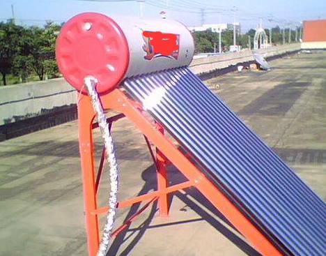 太陽(yáng)能熱水器萬(wàn)萬(wàn)要這樣裝，才能防雷，提高安全性