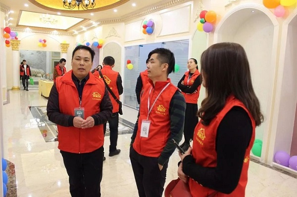 愛麗舍建材: 藝術(shù)涂料藍(lán)海中勇博激流 愛麗舍建材: 藝術(shù)涂料藍(lán)海中勇博激流