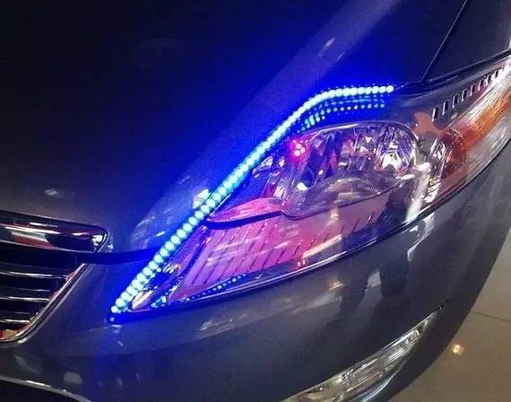 除了照明，汽車車燈還能干嘛？