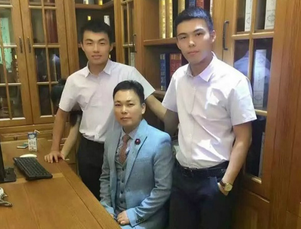 愛麗舍建材: 藝術(shù)涂料藍(lán)海中勇博激流 愛麗舍建材: 藝術(shù)涂料藍(lán)海中勇博激流