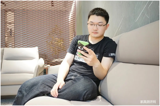 庫萊雅家居：老師們，別總是站著，坐下來休息一下