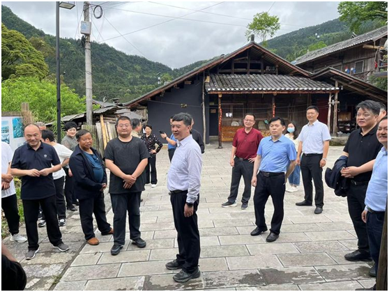 李昌海同志心系“傳統(tǒng)村落”，赴五道水徐家寨古村落調(diào)研